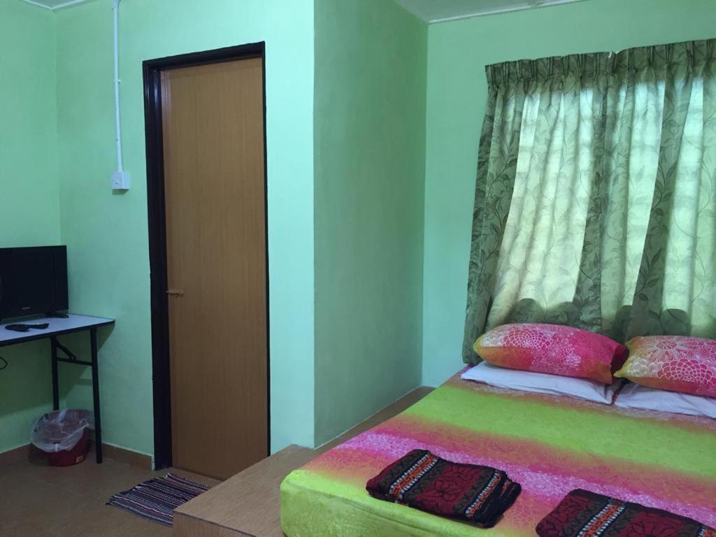 Lopoh Waterfront Budget Chalets Villa Hulu Langat Exterior photo